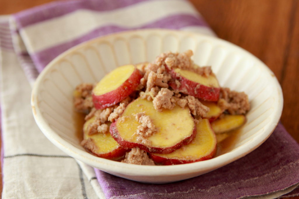 朝の10分でできる！「厚揚げのそぼろ煮」ひめくりおつまみレシピ