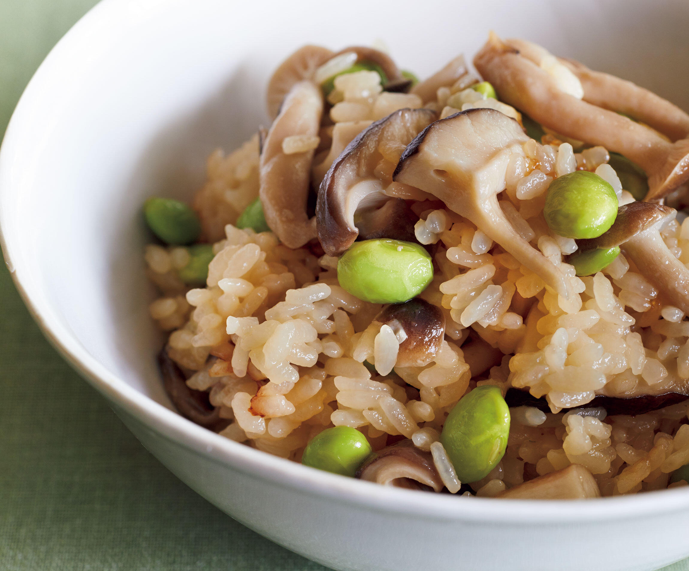 きのこベーコンの炊き込みご飯 めんつゆバターで簡単おいしい