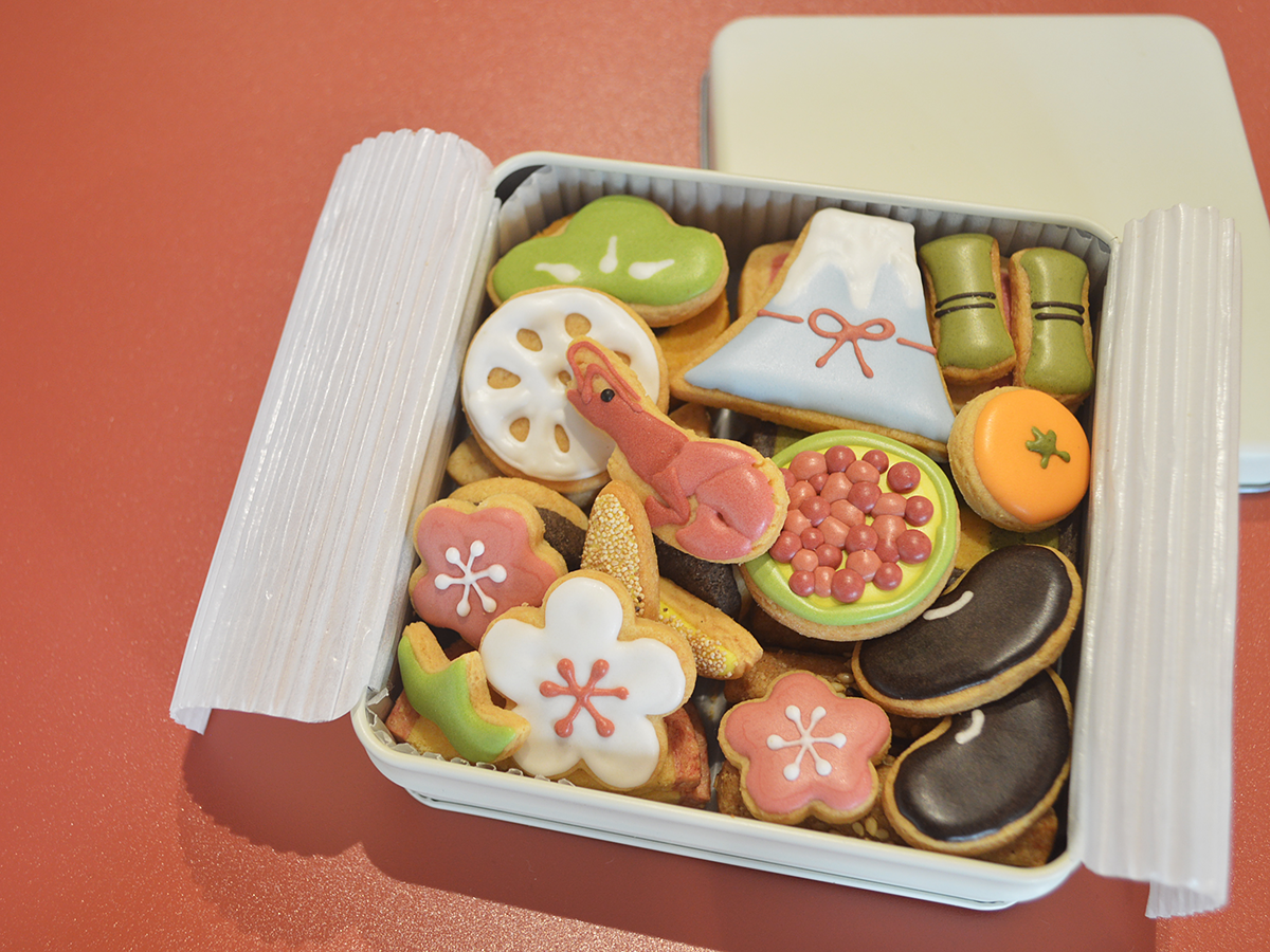お正月🎍お重に入った おせちアイシングクッキー - Sweetn' shop ♡Will be ‪‪♡minne byGMOペパボ国内最大級のハンドメイド・手作り通販サイト‬‬