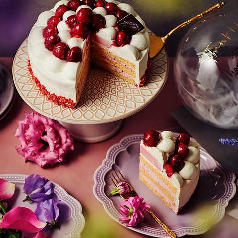 大切な日に特別なケーキを✨ 白い鳩が四葉のクローバーをくわえた、幸せを運ぶデザイン🕊️🍀 お客様のイメージや想いをケーキに込めてお届けします🎂オーダーケーキバースデーケーキデザインケーキ特別な日幸せを運ぶケーキ四葉のクローバー白い鳩