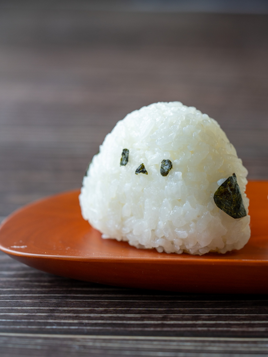 ピンクで可愛い桜で春おにぎり弁当〖おにぎりお弁当〗平日お昼ご飯はお弁当or外食とまとママのおいしいごはんとお弁当