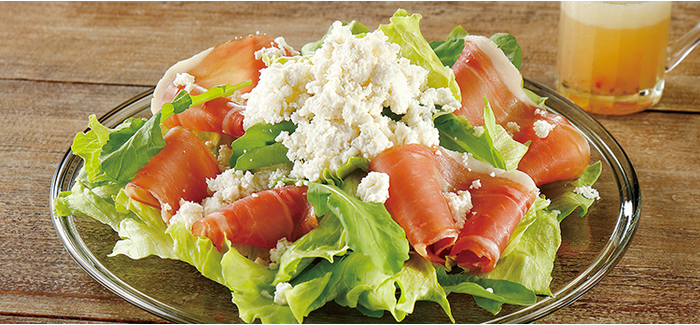 生ハムとルッコラのサラダ