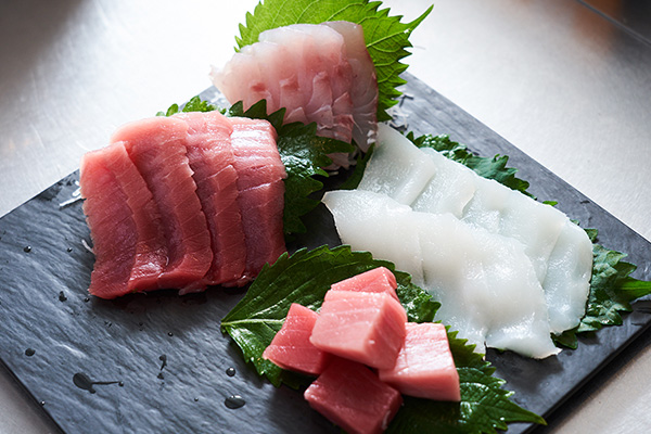 本マグロ 刺身 切り身 盛り付けの写真素材 - PIXTA