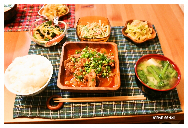 ✽・*✽Ikuho Takagi✽*・✽さんはInstagramを利用しています:「連投失礼します🕊🌿 * *献立 * * ❁新米❁すき焼き風肉豆腐 ❁春菊のナムル ❁里芋と豆のサラダ ❁根菜の味噌汁 ❁柿 * * 父が収穫した新米が、ふっくら美味しい😊🍚 *明日からまた一週間頑張っていき