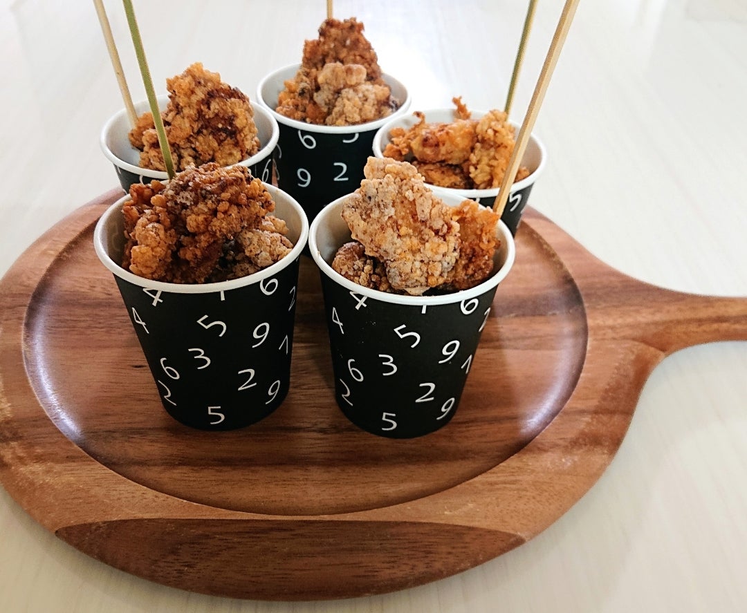 唐揚げがメインのワンプレート🫶🤍 いつもうちで作ってる唐揚げの レシピ載せました😉 がっつり食べる系男子に作ってあげると喜ぶこと間違いなしです🫢🌟 .唐揚げからあげ唐揚げレシピ鶏もも肉鶏もも肉レシピワンプレートごはん同棲ごはん同棲カップル