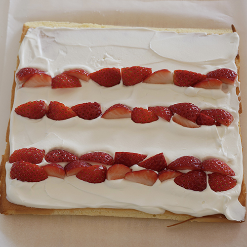 ハートいちごのフリルショートケーキ - 手作りケーキの店カプリスイーツ前橋市富士見町