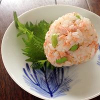 コーンと鮭フレーク・枝豆おにぎり
