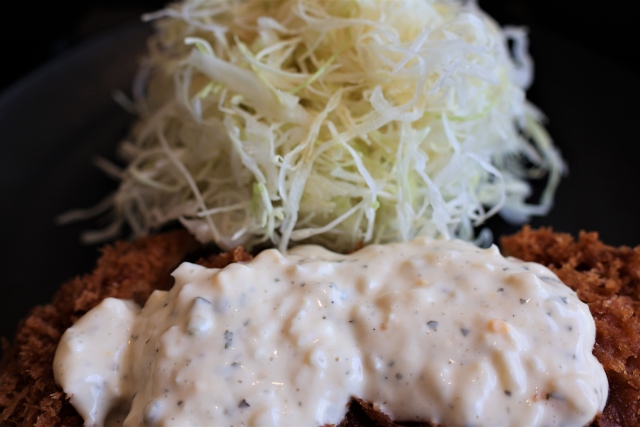 たらのタルタルソースグラタンの献立 副菜：ミニトマトのバジルマリネ、副菜：３色サラダ 献立・メニュー 味の素パーク たべる楽しさを、もっと