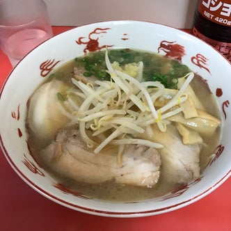 横浜家系ラーメン竈門家直系店鳴門家📍〒771-0219 徳島県板野郡松茂町笹木野八北開拓１０６−４ 12月ラーメン6杯目🍜最近開店して気になっていたラーメン屋さん 横浜家系ラーメン食べに来ました🍜 チャーシューラーメン 大 ＋ライス まんが盛り徳島徳島ラーメン