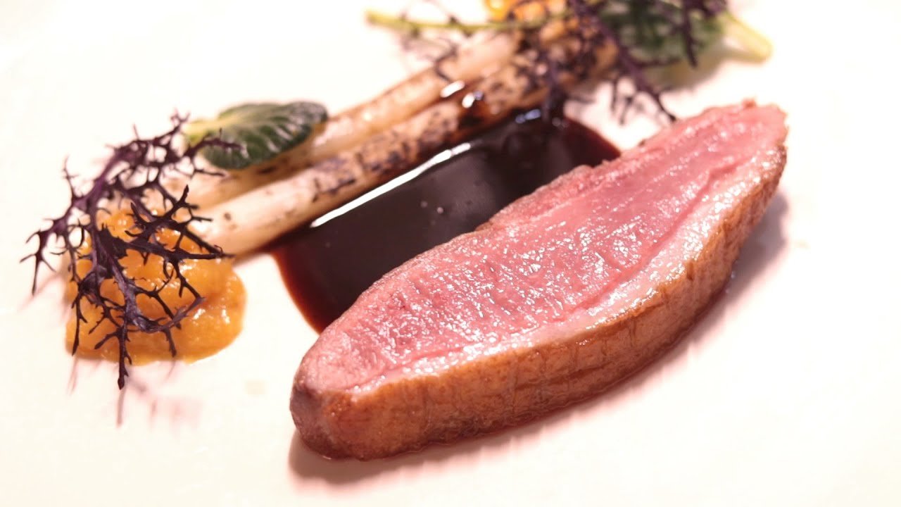 肉料理＞フランス産 鴨胸肉のロースト さくらんぼ添え Rosted Franch duck brast.2017 06 15– Bildeav Lavista Fuji Kawaguchiko i Fujikawaguchiko-machi - Tripadvisor