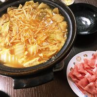 シンプルに美味しく！絶品キムチ鍋のレシピ 作り方：白ごはん.com