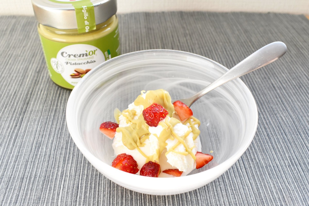 家事ヤロウ 成城石井の『ピスタチオスプレッド』でピスタチオアイスを作る方法