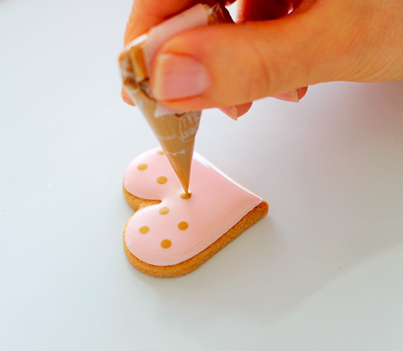 お菓子の家のアイシングクッキ