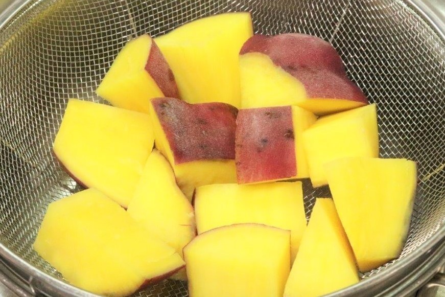 さつまいもを蒸す&焼く!レンジなど調理法で、甘さが変わる!?カゴメ株式会社