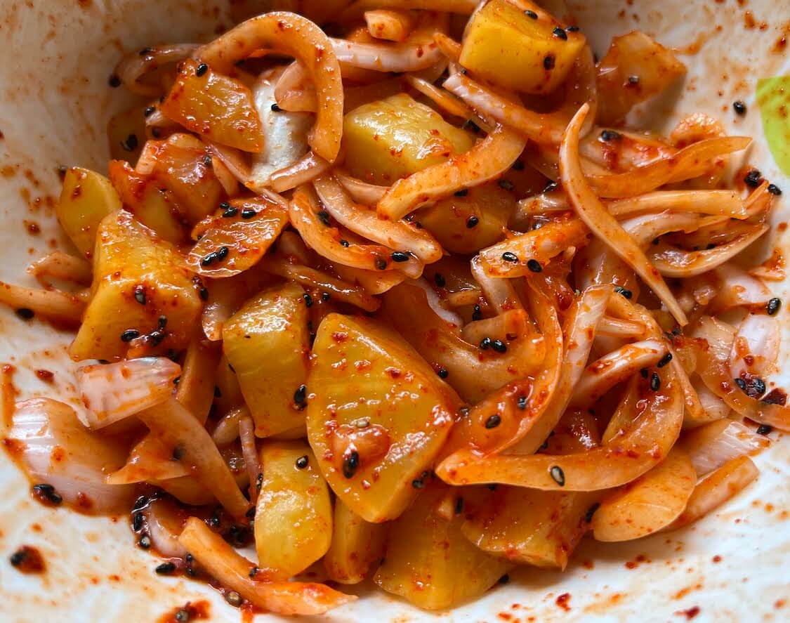 作り置きにおすすめ♪豚肉の甘辛コチュジャン炒めのレシピ。調味料の簡単比率もカライチ