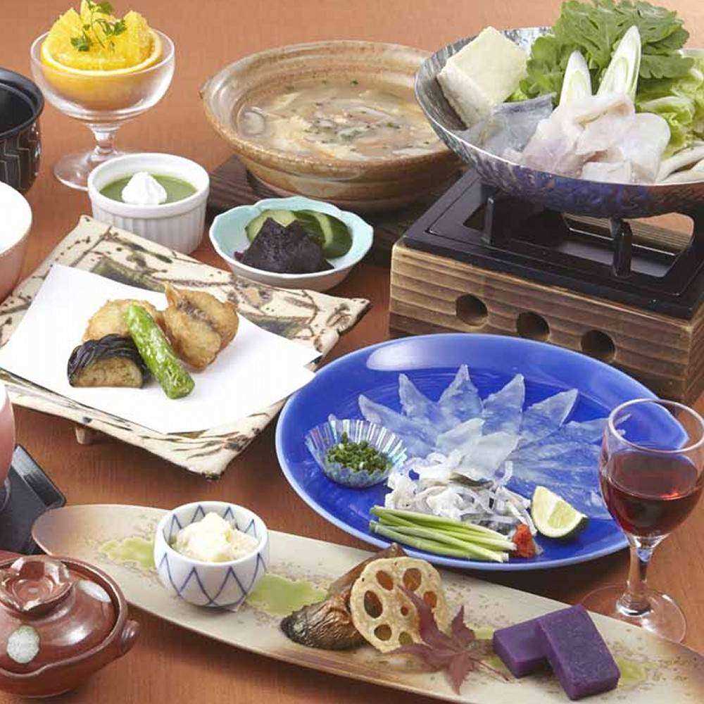 阿倍野キューズモールの外壁側にある定食ランチの人気店 記帳してどっかで待っとけるタイプいつも５組〜10組くらい待ってる店内の雰囲気も良く味も全体的にあっさりしてて美味しいです😊 大海老フライと和豚角煮定食1780円特選すき焼き御膳2380円 日替わりランチ1680円