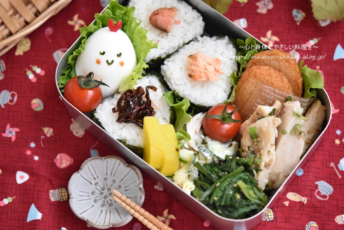 おしゃれに見せるおにぎりのお弁当の詰め方。弁当箱の形別に見栄えするコツをご紹介