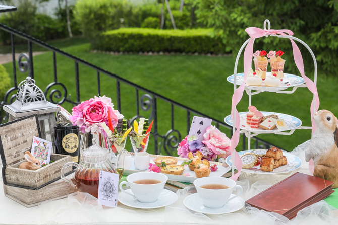 かわいい東京いちごアフタヌーンティー6選。バラやコスメをモチーフにしたおしゃれないちごスイーツを堪能 - OZmall