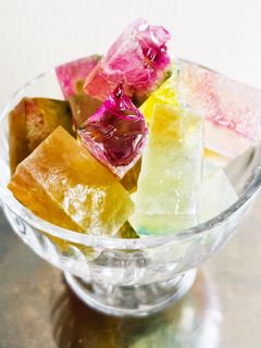 nittohblacktea.jpで 過去1番保存されたレシピ♪ 「紅茶の琥珀糖」日東紅茶スイーツレシピ は @nittohblacktea.jpから💕 材料4つでできる、簡単レシピです☕ シャリッとした食感で紅茶の風味が口いっぱいに広がります✨ 💎紅茶の琥珀糖💎材料デイリークラブ