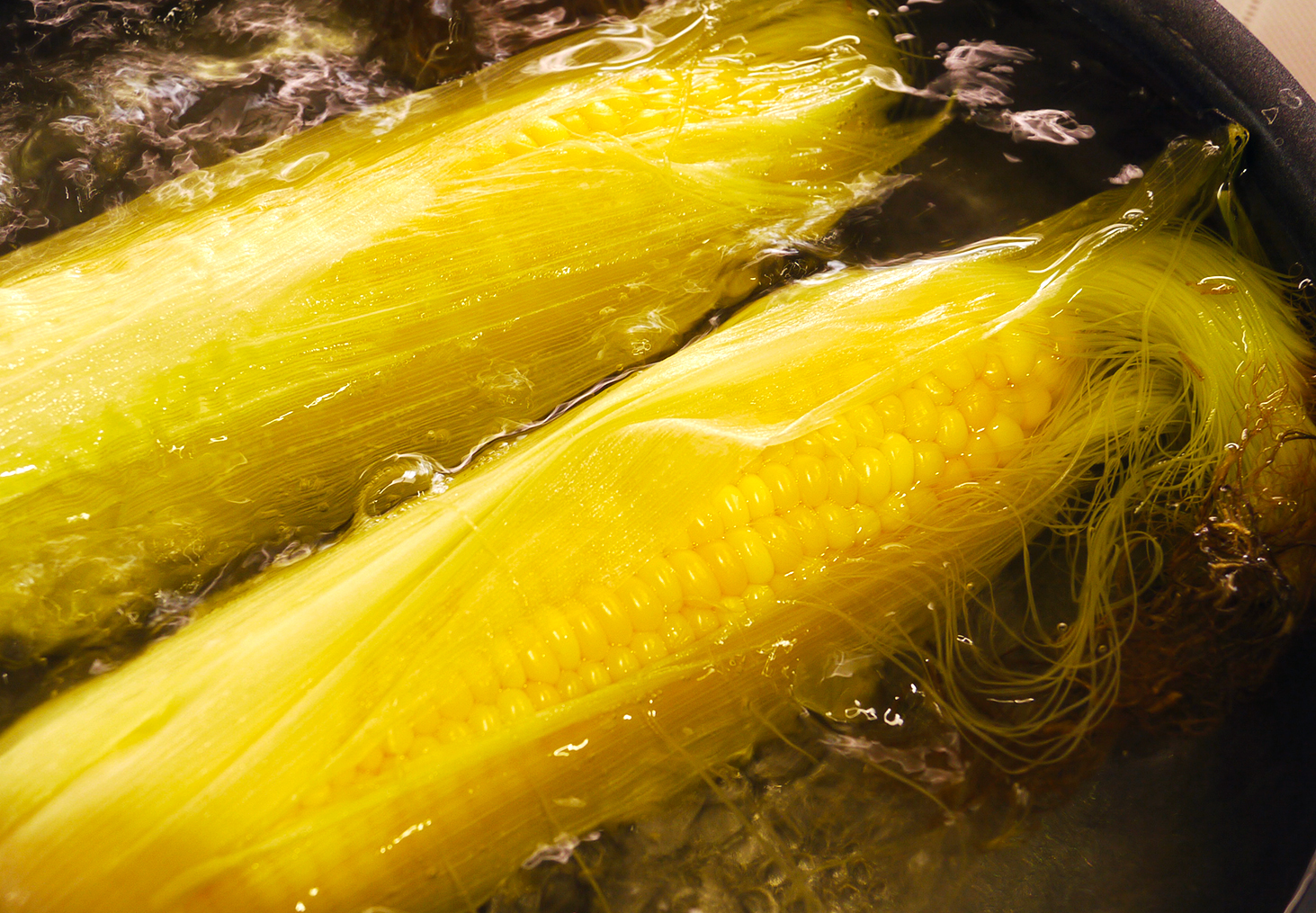 フライパンと電子レンジどっちがいい? トウモロコシのゆで方、2つを比べてみると ? grape dメニューニュース NTTドコモ