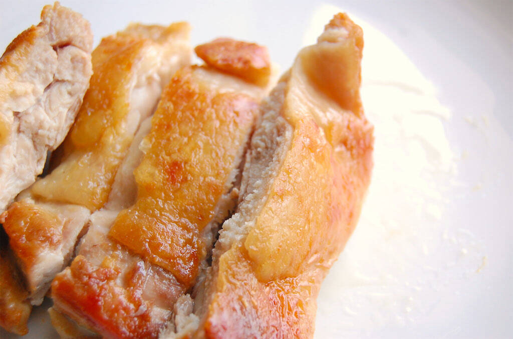 皮がパリパリ！鶏むね肉のチキンソテ