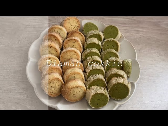 ホロッホロ！紅茶のスノーボールクッキー🫖 卵なしでパパッと作れちゃうお手軽クッキーです🫶冷めても固くならずほろっと食感をずっと楽しめるのが嬉しいポイント🥰 クッキー自体は甘すぎず、粉糖をたっぷりつけるとちょうどいい甘さになります✨ふんわり口の中に広がる