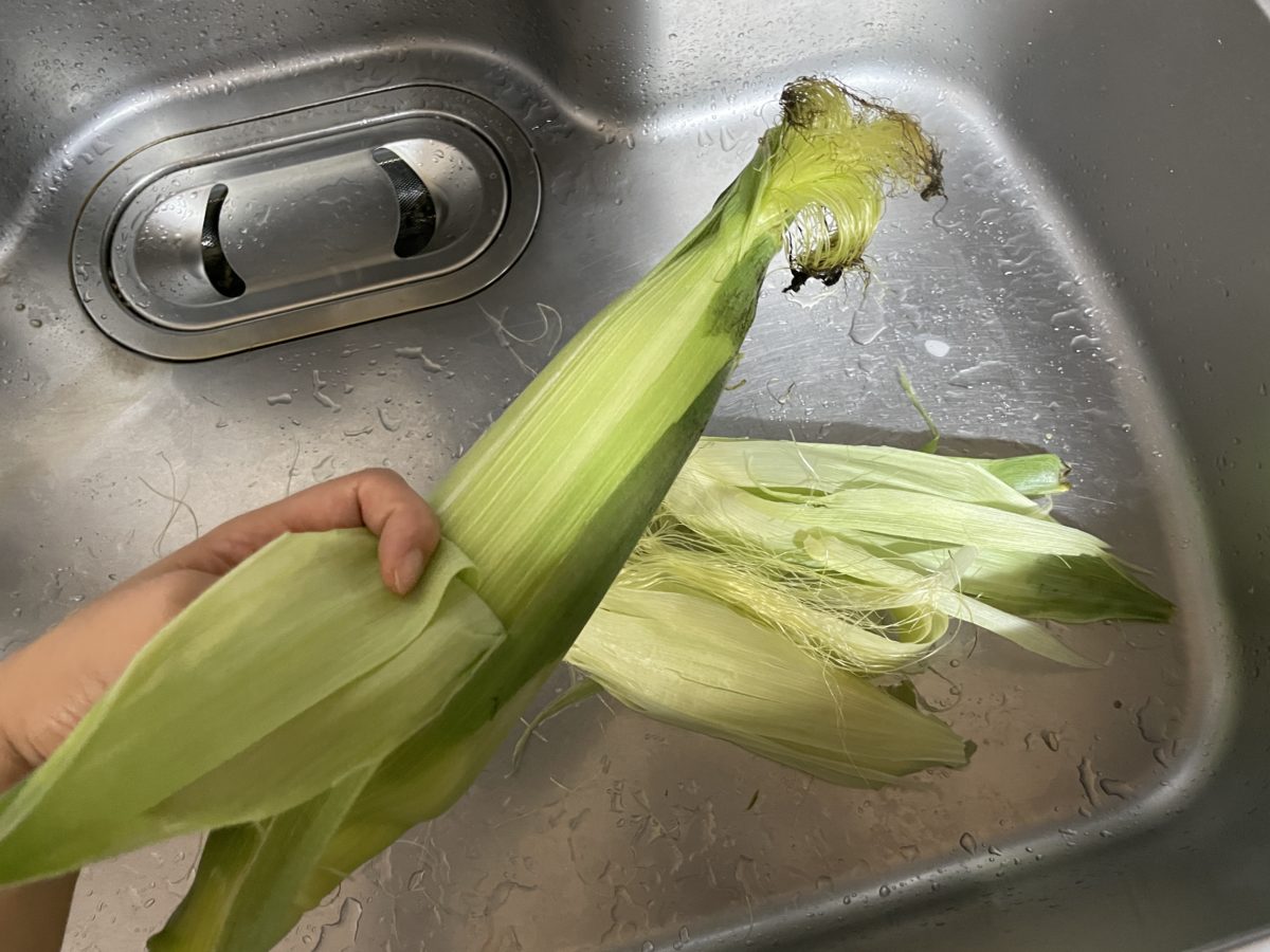 フライパンで作る とうもろこしのゆで方