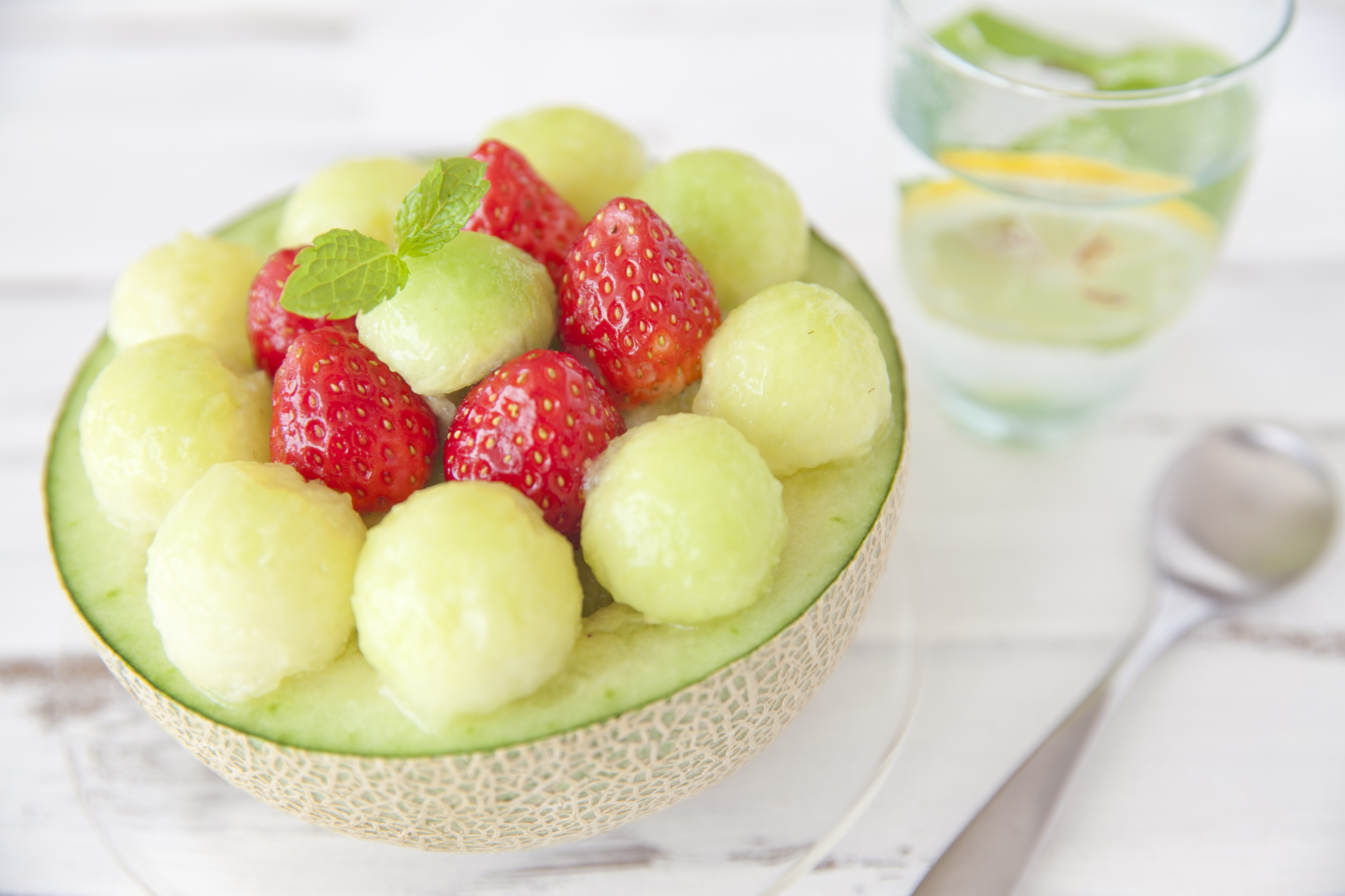 丸ごとメロンつぶつぶシャーベット