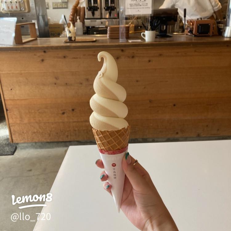 宮島で食べたかわいいソフトクリーム🍦🩷