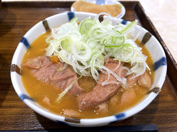 国産の生モツをつかった所沢にあるもつ煮屋「とろもつ 大正屋」