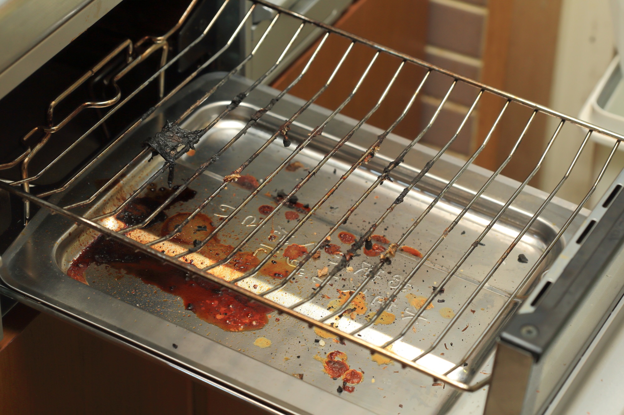 魚焼きグリルの掃除は重曹で！頑固な焦げ付きもピカピカに