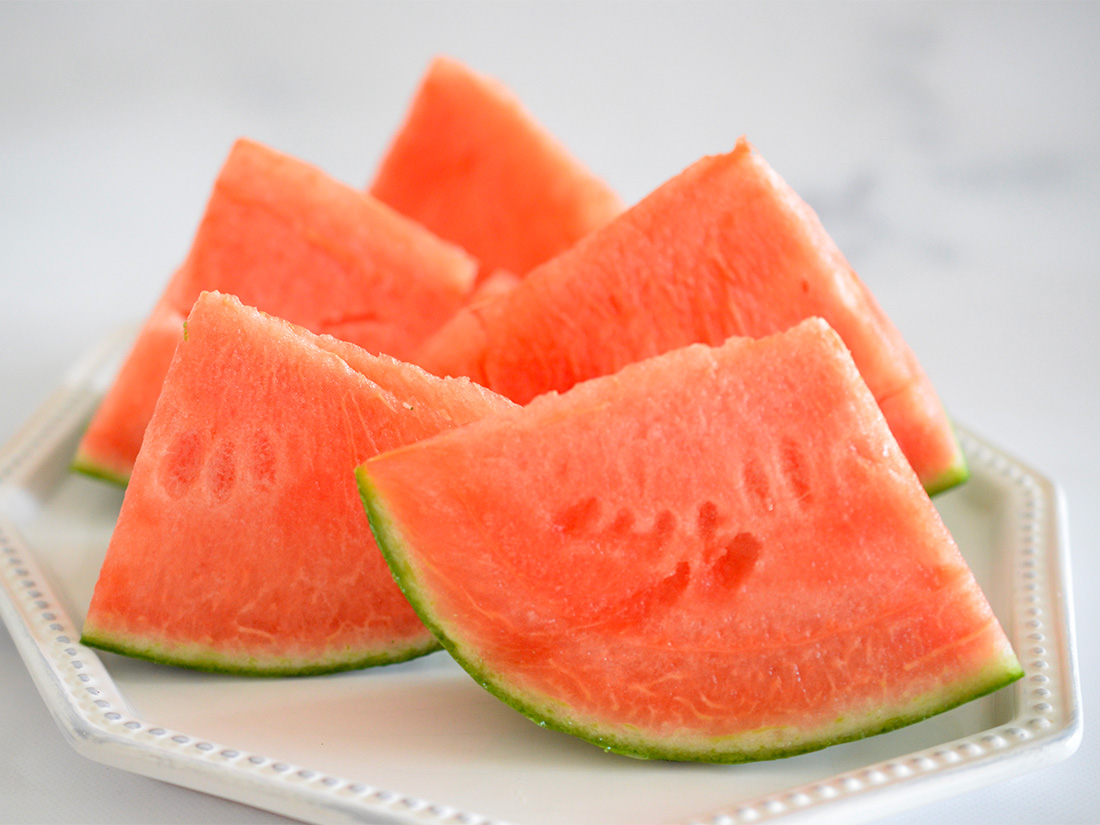 どれを食べても甘い!ハズレを引かないスイカの切り方!ぱるとよ 食材ブログ