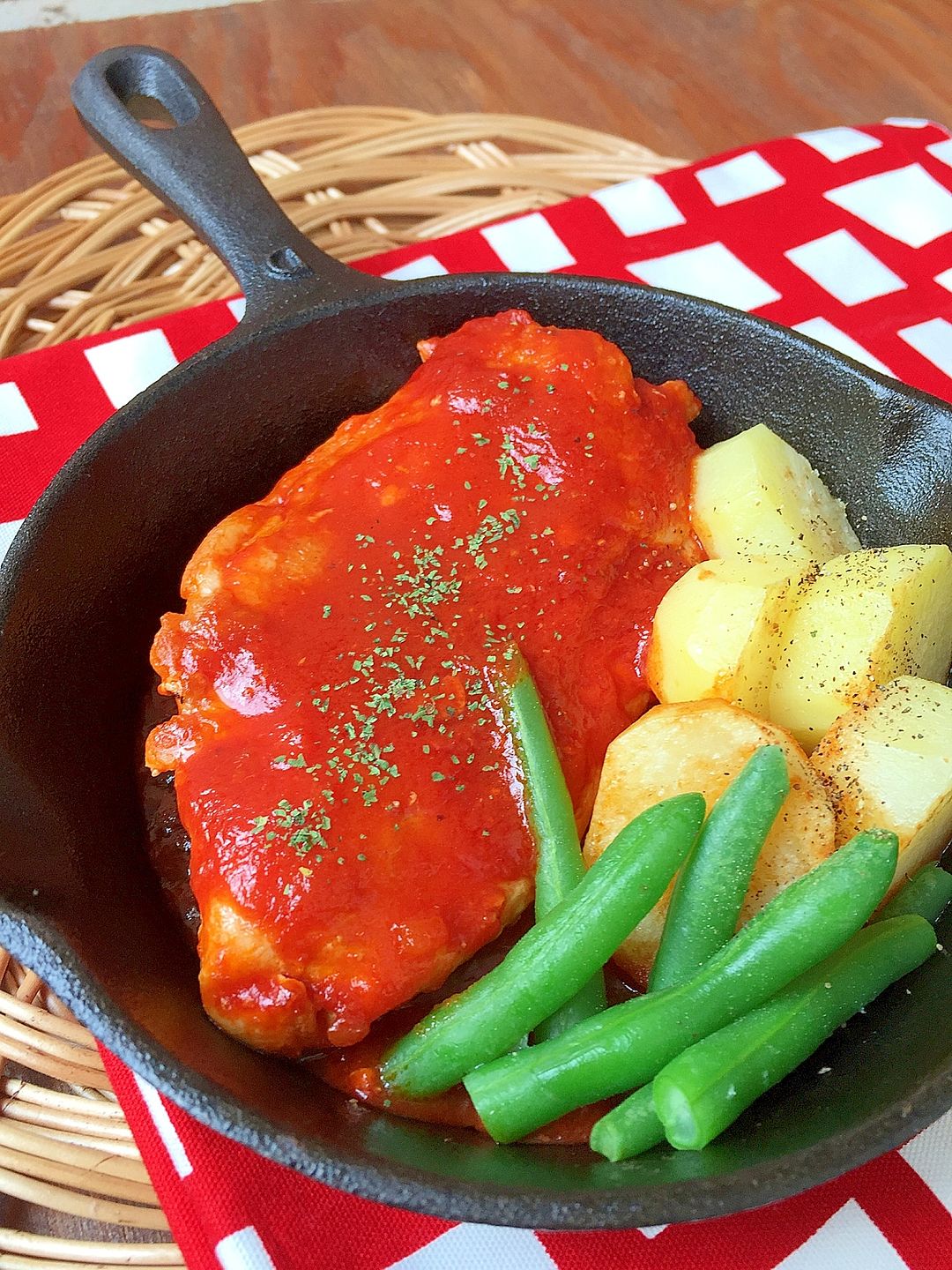 簡単♪チキンのトマトソース煮込み レシピ・作り方クラシル