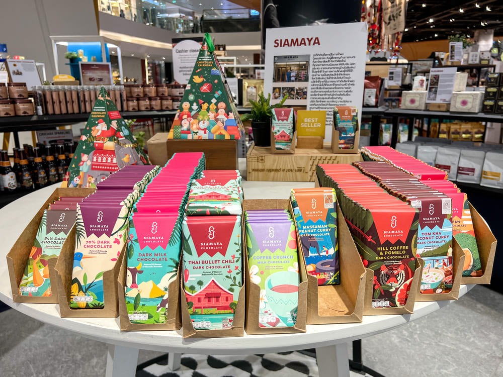 ICONSIAM アイコンサイアムのスーパーのお土産コーナーtaste of Thaiand バンコクでお土産物のお菓子を買うならここ！