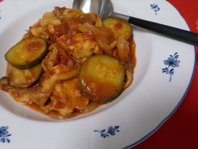 夏野菜と鶏もも肉のソテ