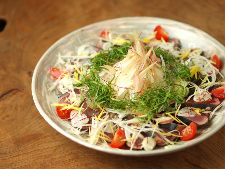 薬味たっぷり！お家で簡単かつおのたたきクラシル