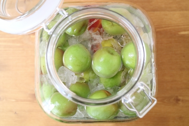 砂糖で梅シロップ