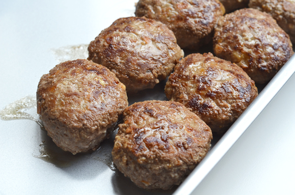 ハンバーグの作り置きの日持ち。生・焼きは冷蔵・冷凍で何日？ - Fily