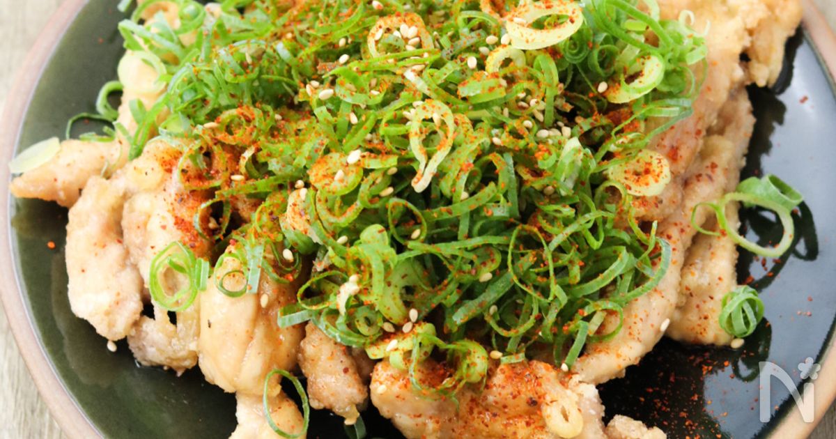 今日の夜ごはん ⚫︎せせりのねぎ塩レモン焼き ⚫︎ピーマンと卵の炒め物 ⚫︎マカロニサラダ ⚫︎オクラの味噌汁 ⚫︎ふりかけごはん ⚫︎メロンなかなか普段出来ない事。次男と一緒にお料理🔪 あまり料理に興味ないけど、嫌いではないみたい👦 せせりは最近家族皆で