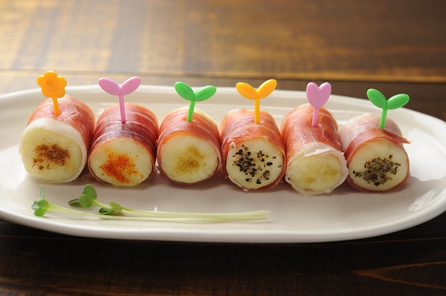 ポテトサラダを生ハムで包んでタワーにしてみました🥰, ホームパーティーで作っても, 喜んでもらえそう💕, 普段の食事やおつまみにも,いいと思います😋, ポテサラ大好きって方多いと思うので, ぜひ作ってみてもらえたら嬉しいです🔆, ▼材料8〜10個分, 生ハム10枚,じゃがいも350g, これ!うま!!つゆ大さじ1, A マヨネーズ大さじ3, A 酢小さじ2,