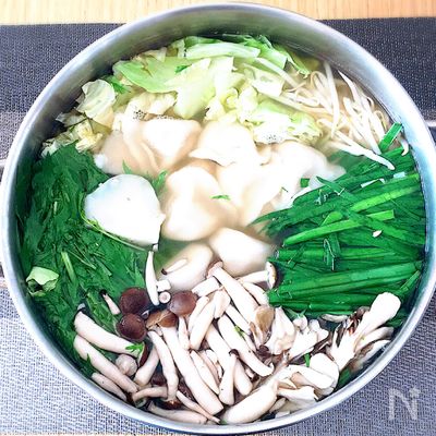 定番スープはこれ！餃子鍋の基本＆人気レシピ7選 - macaroni