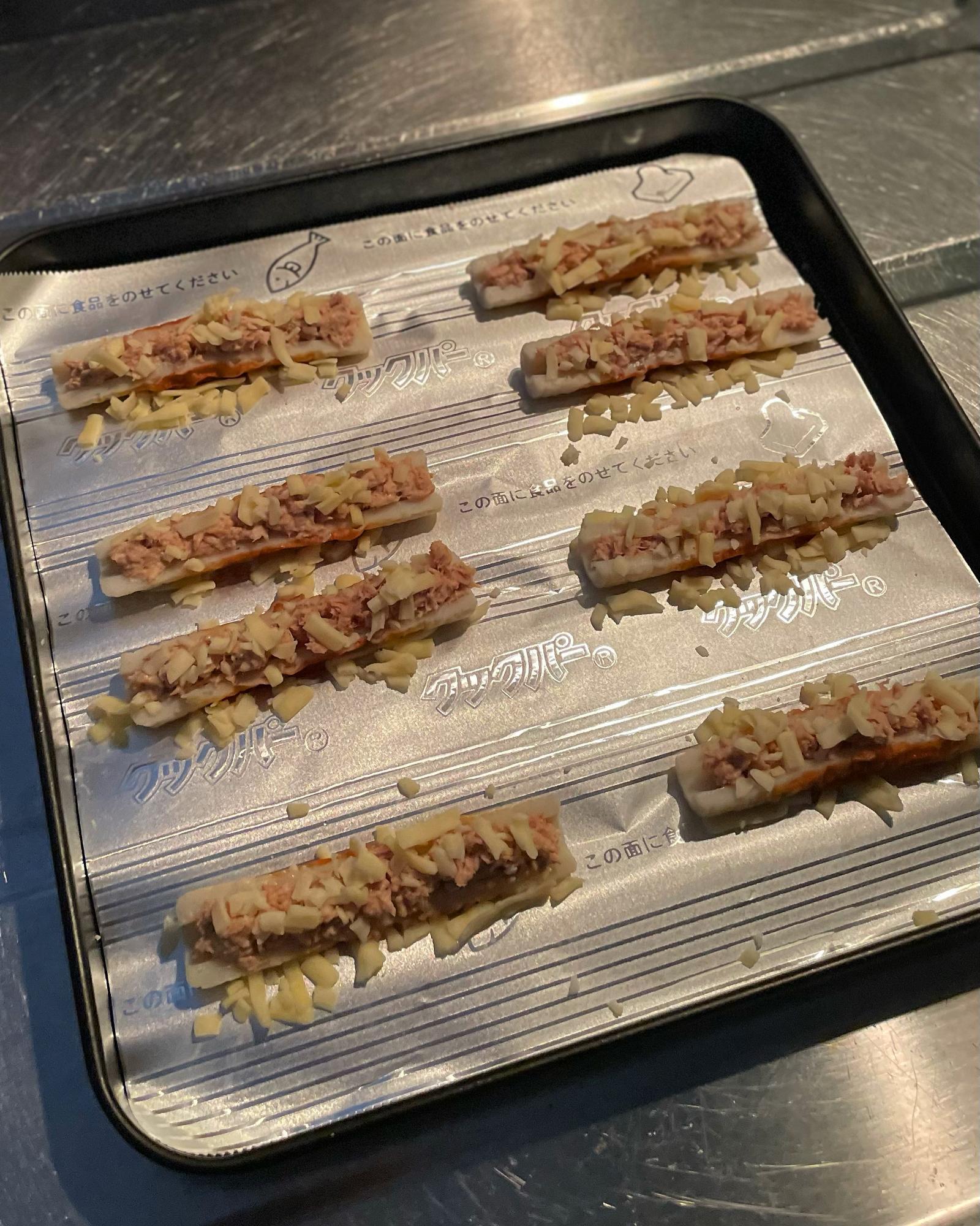 トースターで ちくわの磯辺マヨ焼き』 揚げない🙅‍♀️フライパンも使わない🙅‍♀️オーブントースターで作る、ちくわの磯辺焼きはいかがでしょうか。とても簡単なので、お料理初心者の方でもおいしくお作りいただけますよ🥰あともう一品欲しいときや、お酒のおつまみにも