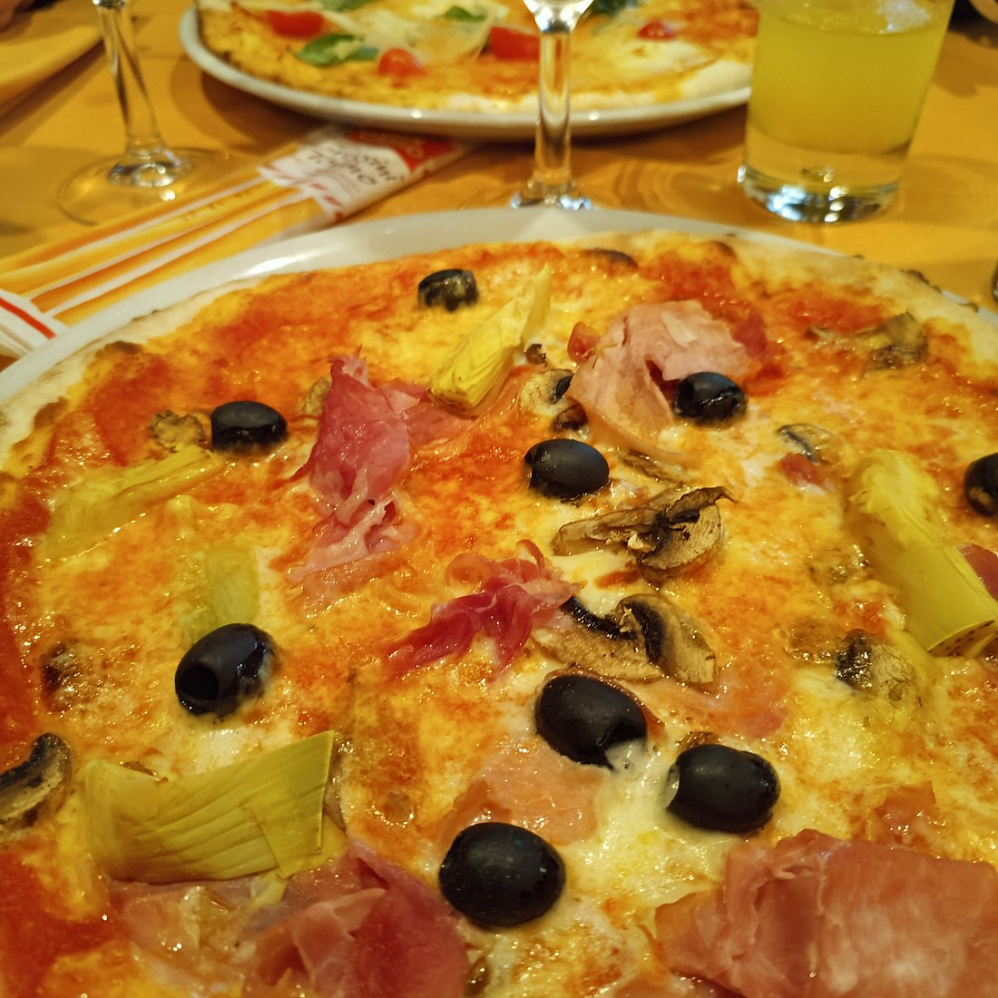 ミラノ：ドゥオーモ、ガレリア、ブレラ、ピザ テイスティング プライベート ツアー in Milan