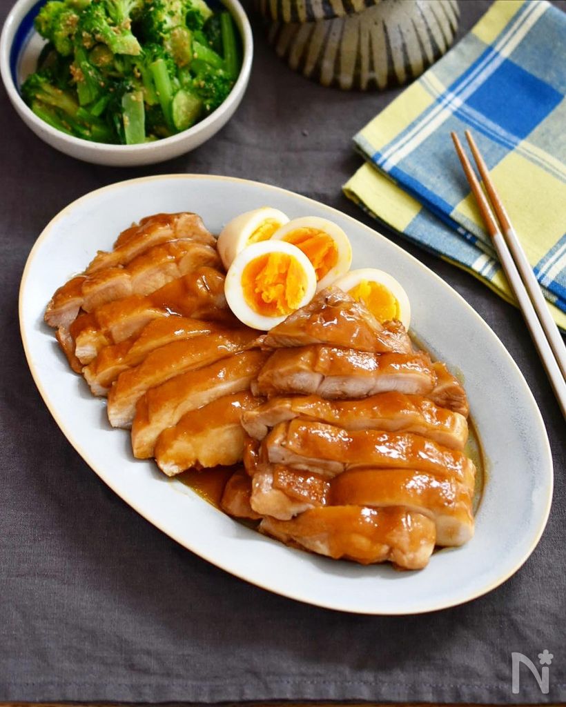 ホームパーティー当日にバタつかない献立のたて方️📝, 何作ろうかなーって考えるのも楽しいけど、いかに当日楽するかも大事よね✨️,とりあえずオーブン料理は突っ込んどけばいいからひとつほしいところ 笑 ,今回の構成だと⇒ラザニアはソース作る所まで前日にやっとく。あとはナムルやマリネ、焼き菓子なども前日までに作れるし、なんならシチューを煮込んでおくのもOK👌,