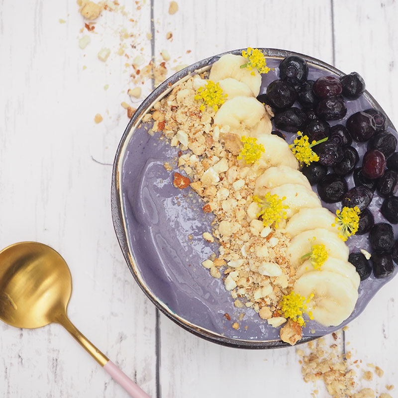 いちごとバナナのスムージーボウル