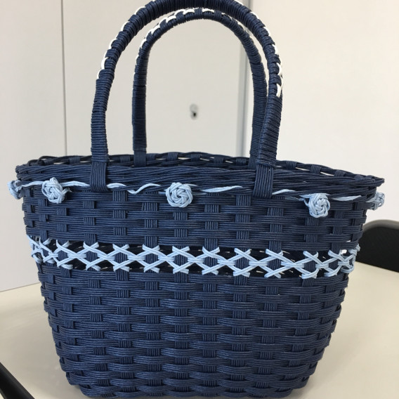 かごバッグや小物を手作り！「クラフトバンド」の編み方＆作品集キナリノ