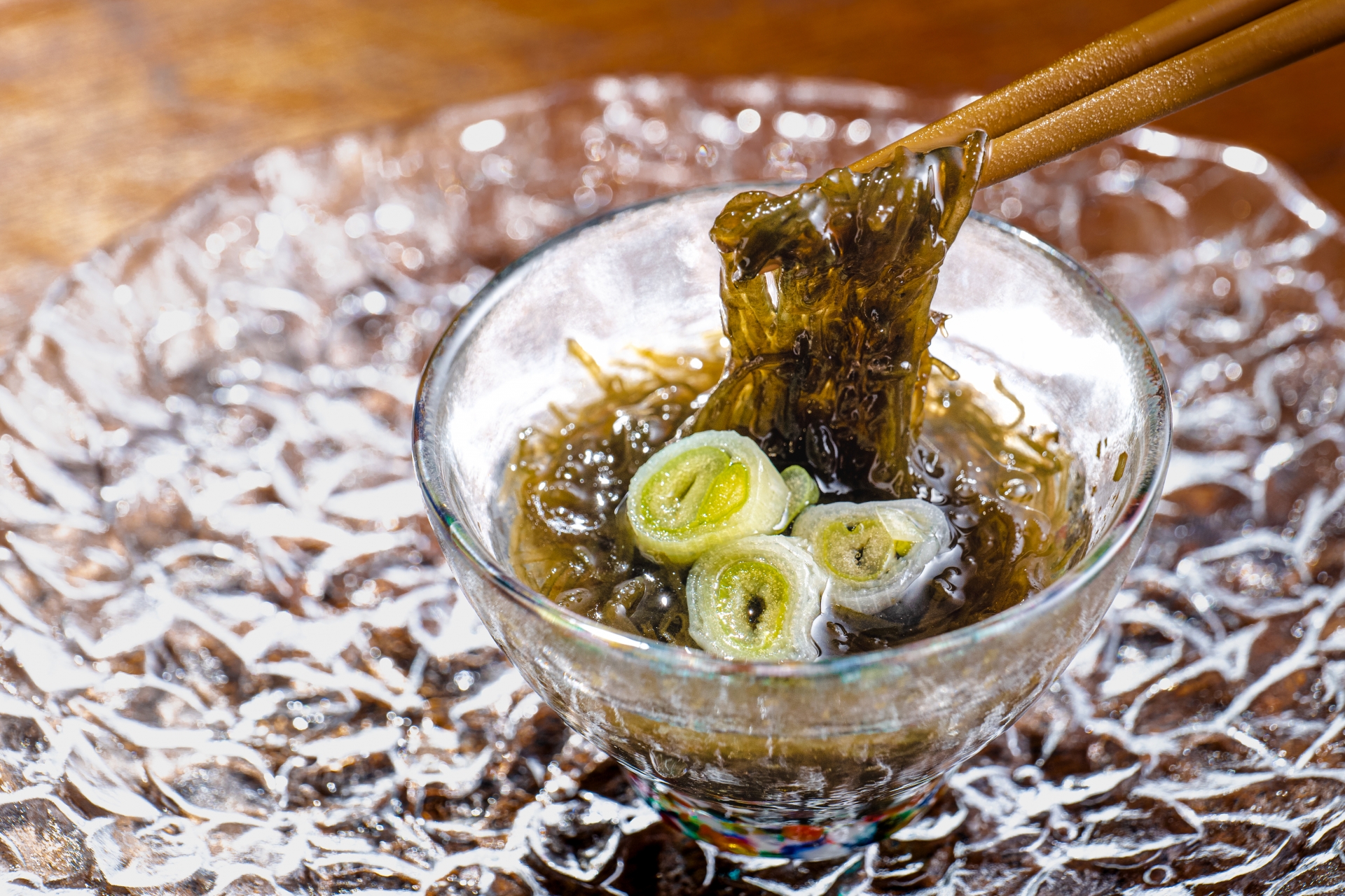 もずくの賞味期限はどれくらい？腐敗の見分け方は？日持ちする保存法も紹介！ ちそう