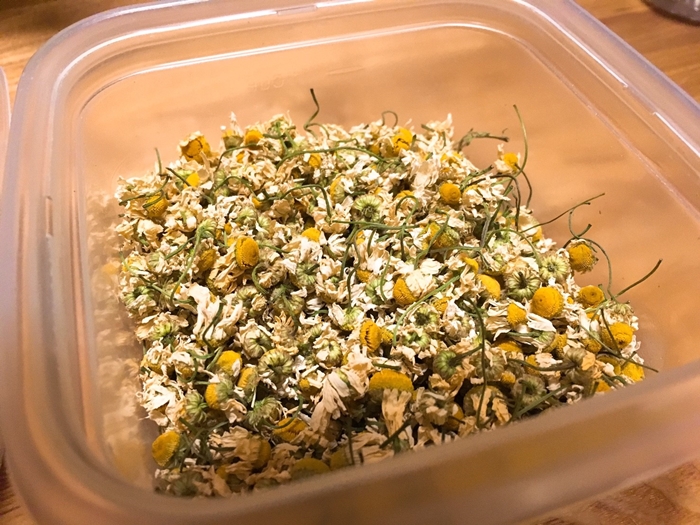 りんご香るドライカモミールのハーブティ