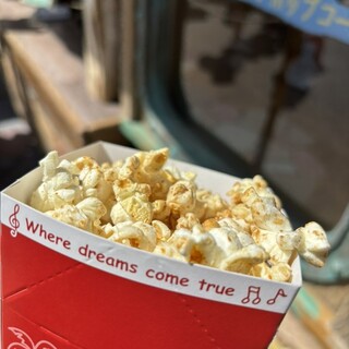 甘い?しょっぱい?ディズニーポップコーンの人気ランキングTOP5!みるく