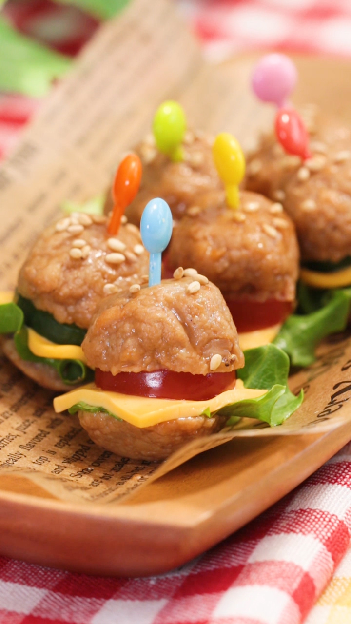 秋のお弁当に🍁ミートボール栗🌰